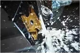 防止切削液發(fā)臭，還鋁合金壓鑄車間一個良好的環(huán)境